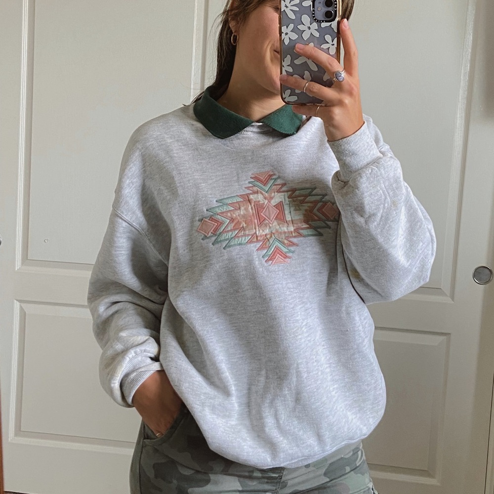 Collared sweatshirt